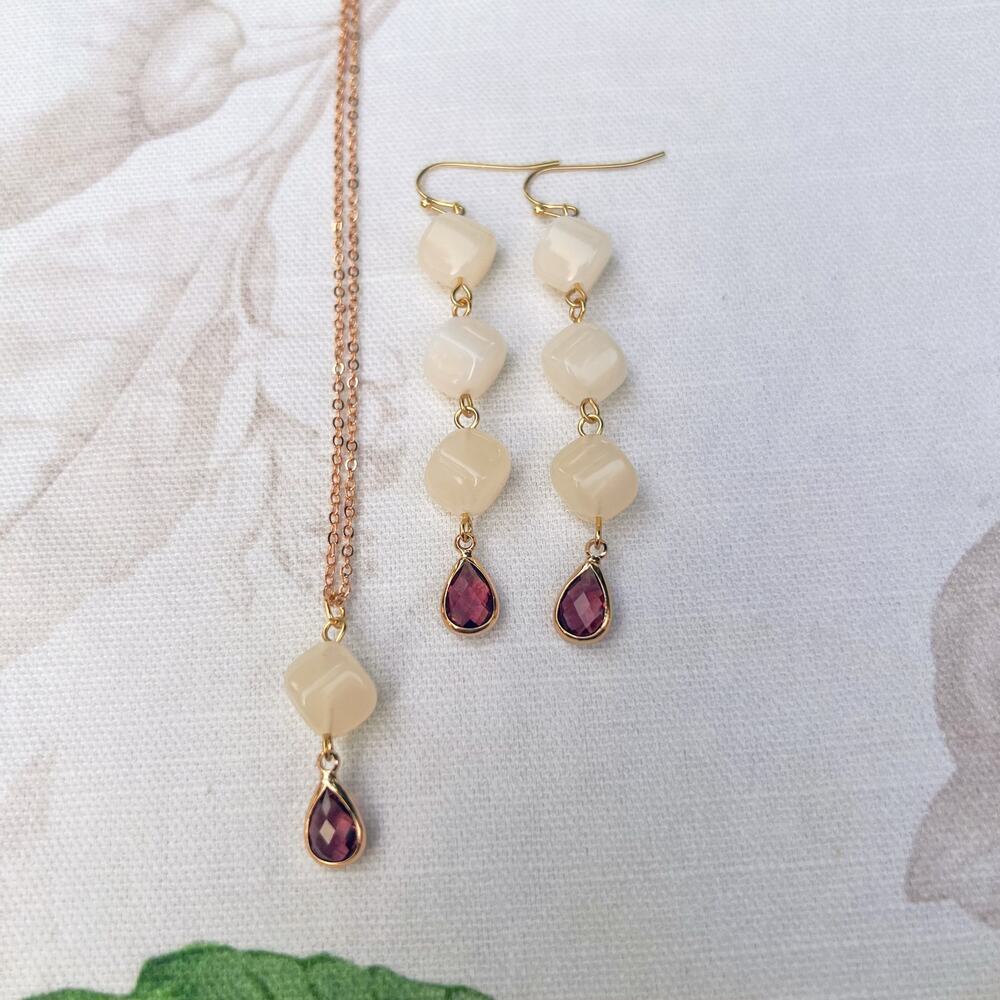 Garnet Wine Red Crystal Glass Cream Moonstone Agate Style Casual Fun Jewelry Set - Picture 6 of 7